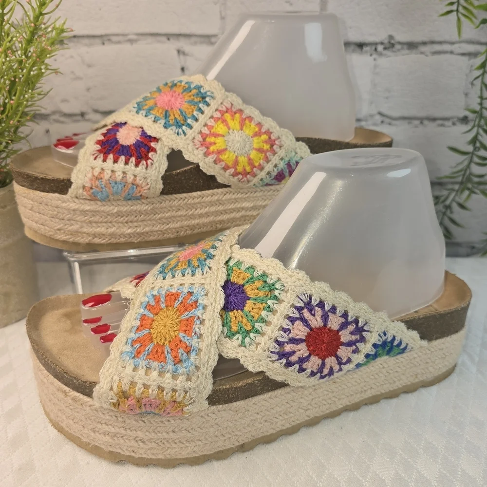 DIRTY LAUNDRY PLAYS COLORFUL CROCHET ESPADRILLE PLATFORM SANDALS CORK SOLE 9 EUC